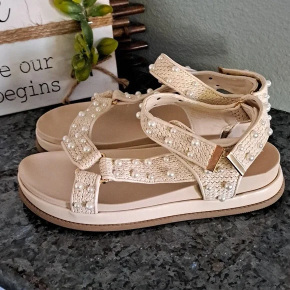 BCBGeneration Pearl Sandals | Size 9.5 - Picture 3 of 6